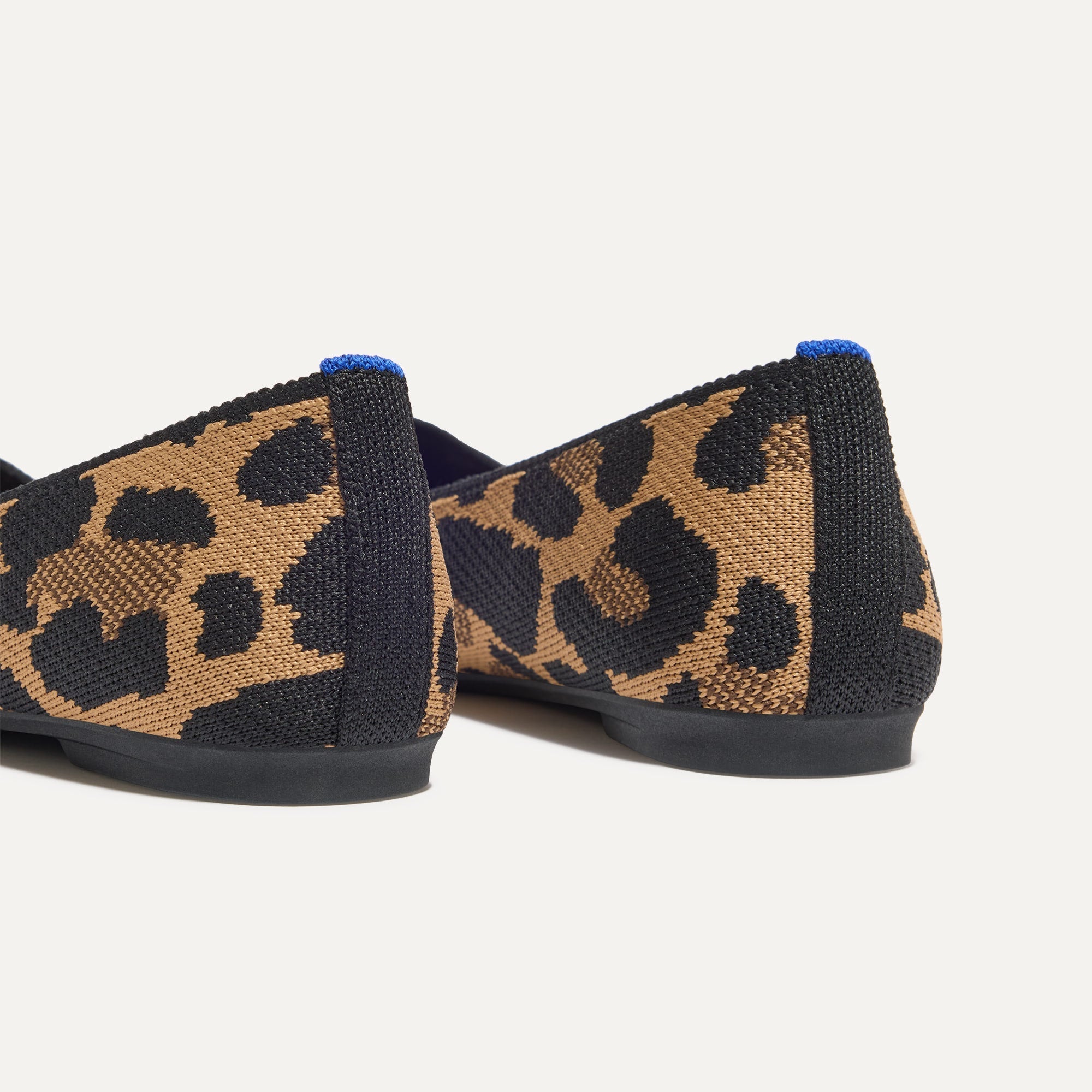 The Max Square - Amber Cat