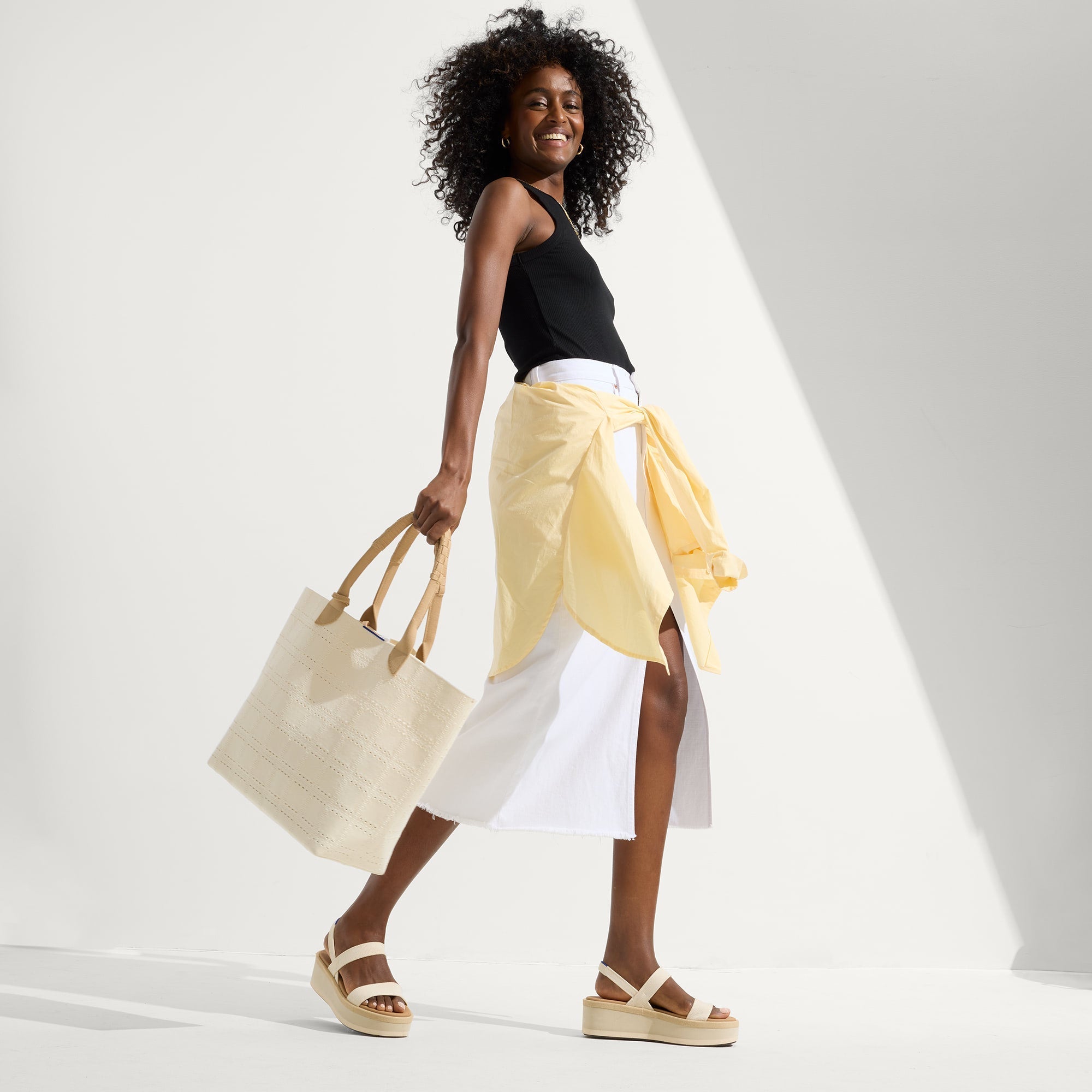 The Lightweight Tote - Ivory Perf